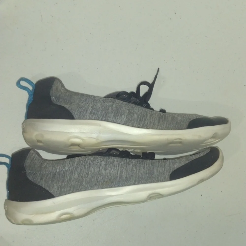 Croc sneakers size 10